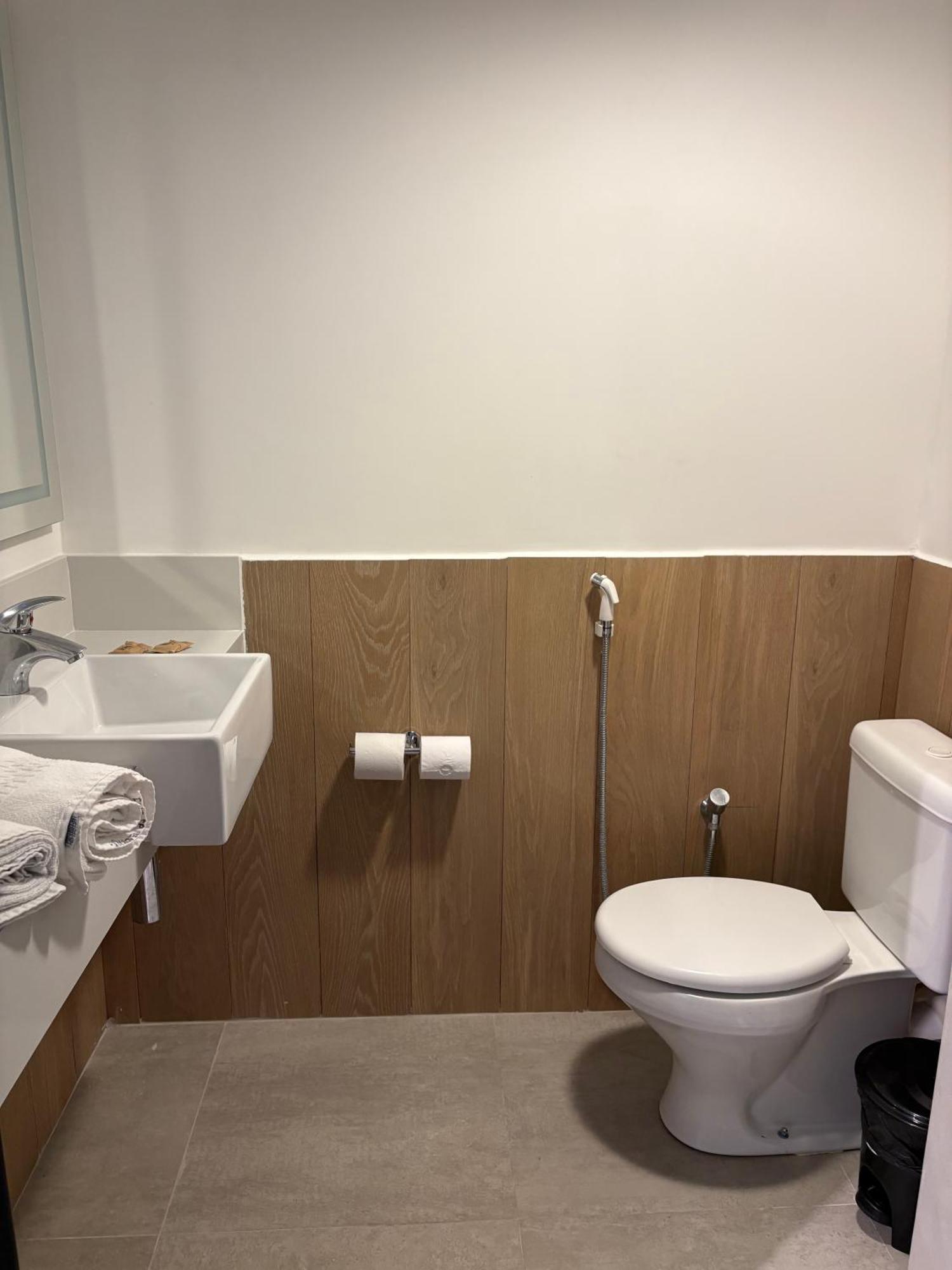 Superior Queen Room - Oceanfront